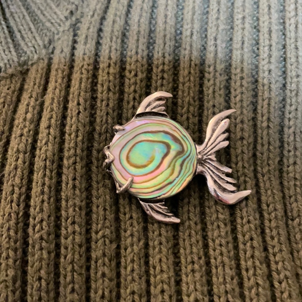 Silver Fish Brooch 1.5 inches wide Vintage Women’s Pin